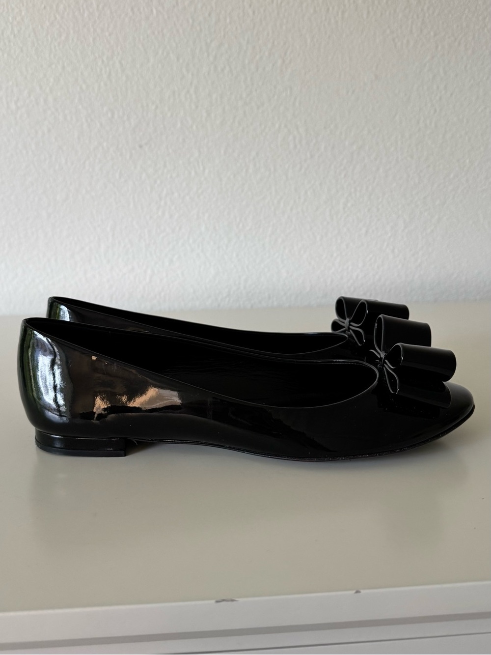 Kate Spade Black Patent Bow Flats 9 - Picture 6 of 9